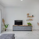New Family-friendly & Spacious By Sf Homes * Il-Fgura