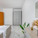 Apartman New Family-friendly & Spacious By Sf Homes *