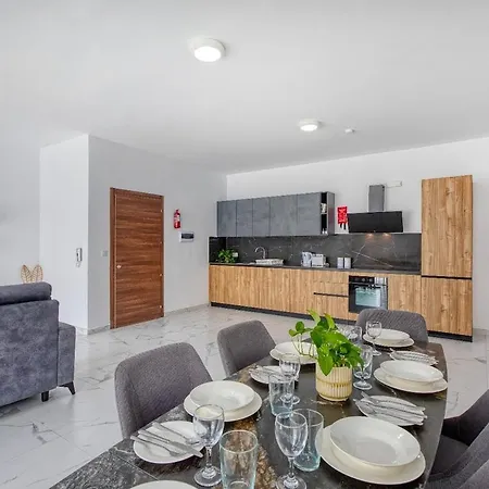 New Family-friendly & Spacious By Sf Homes