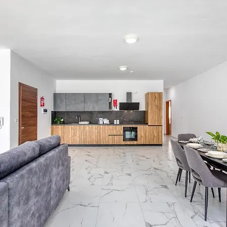 New Family-friendly & Spacious By Sf Homes * Fgura