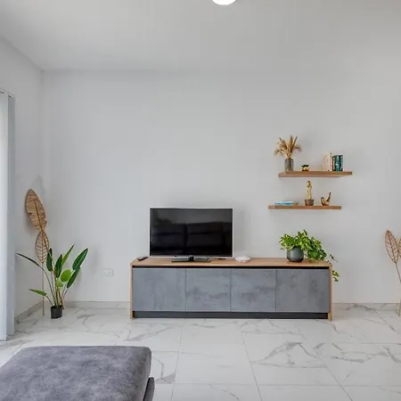 New Family-friendly & Spacious By Sf Homes * Il-Fgura