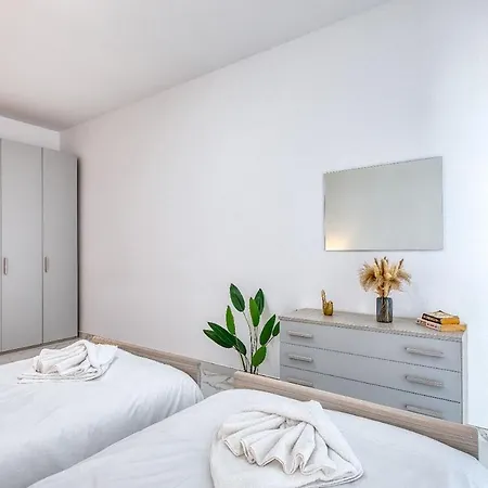 New Family-friendly & Spacious By Sf Homes Apartmán Il-Fgura