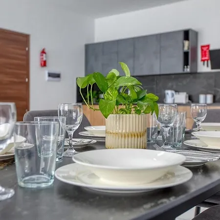 New Family-friendly & Spacious By Sf Homes Appartement *