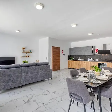 Apartment New Family-friendly & Spacious By Sf Homes