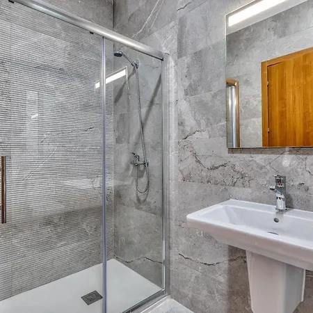 New Family-friendly & Spacious By Sf Homes Apartmán *