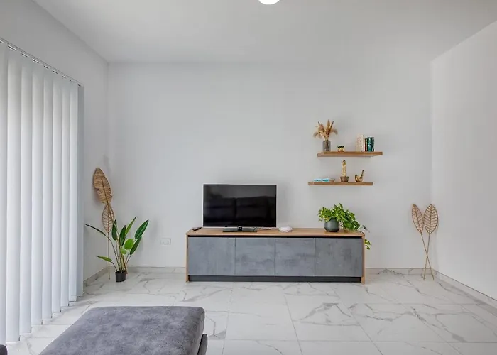 New Family-friendly & Spacious By Sf Homes * Fgura