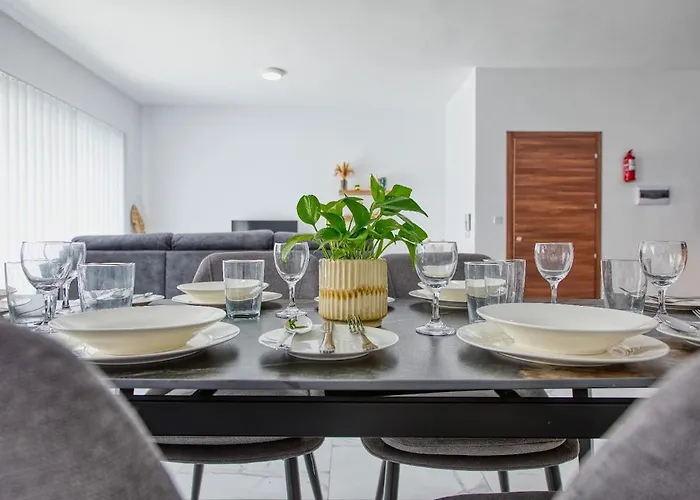 New Family-friendly & Spacious By Sf Homes Appartamento