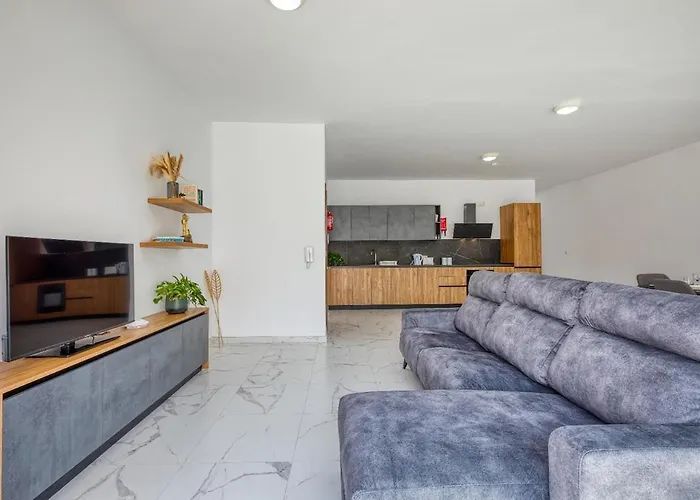 Apartment New Family-friendly & Spacious By Sf Homes *